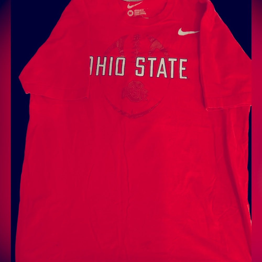 Ohio State Men’s Nike T shirt in size medium. Excellent pre-owned condition. - Picture 4 of 5